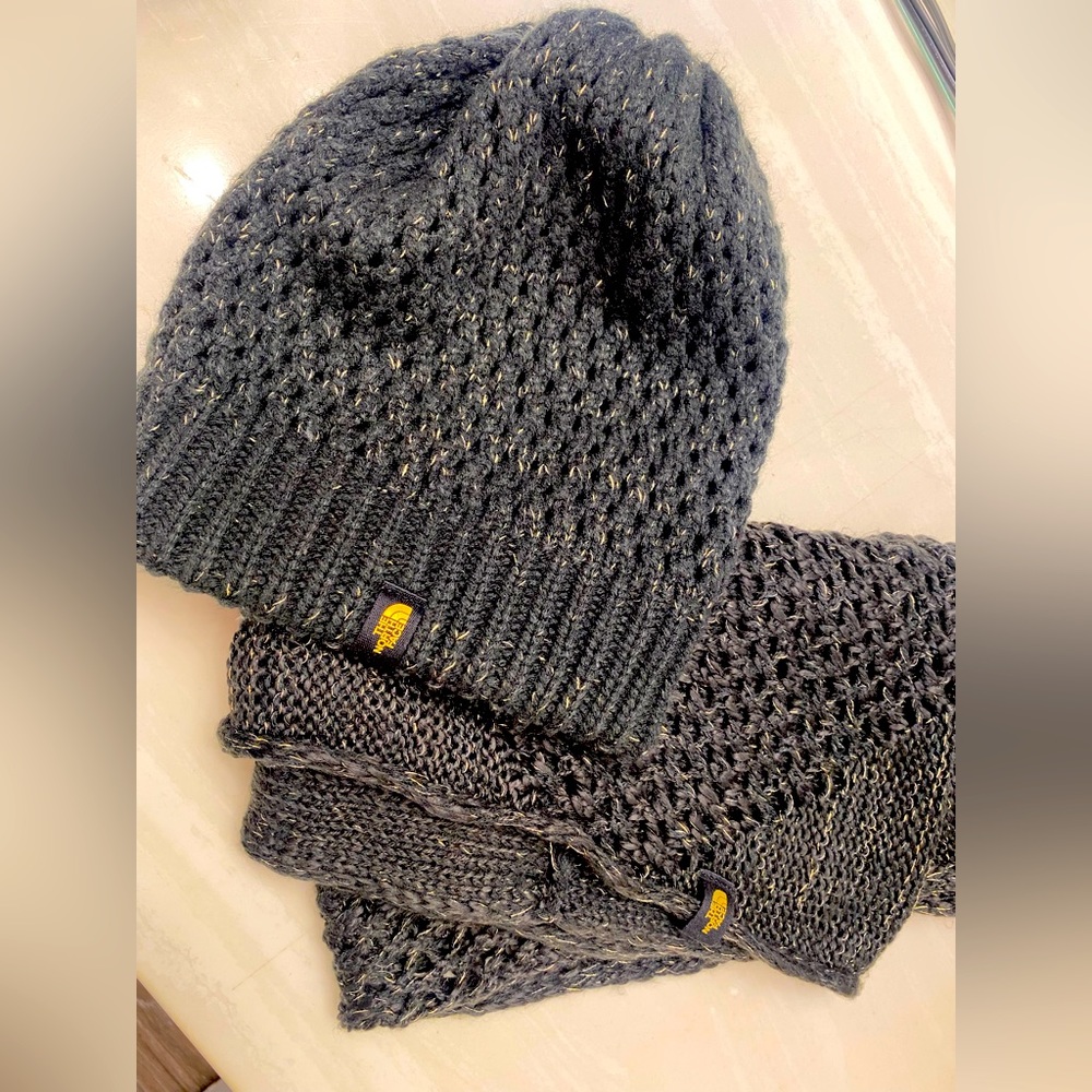 The North Face black and gold hat with scarf